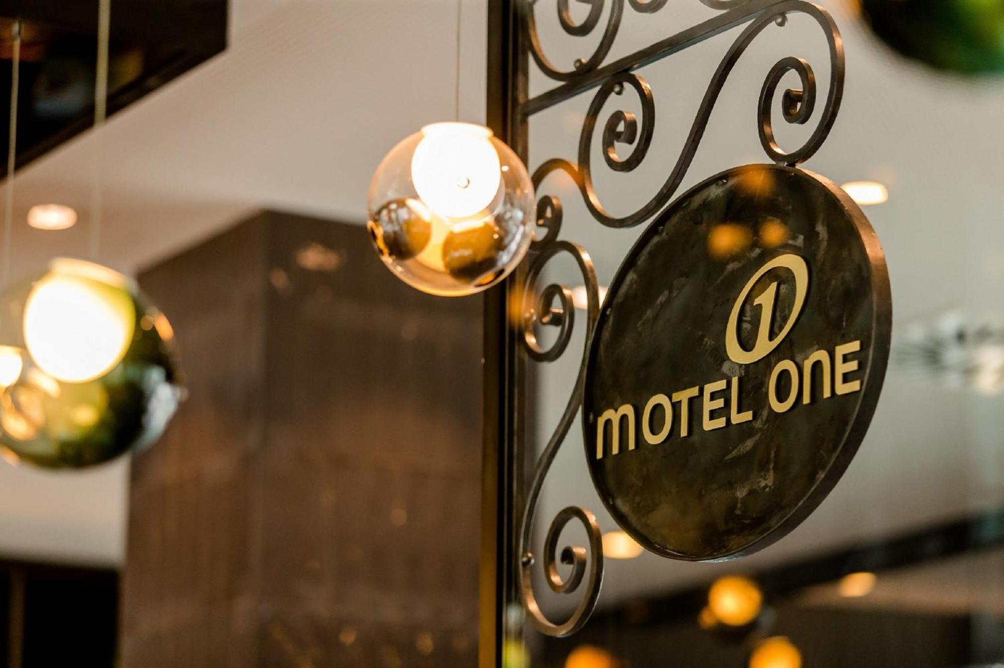 Motel One Salzburg-Sued Εξωτερικό φωτογραφία